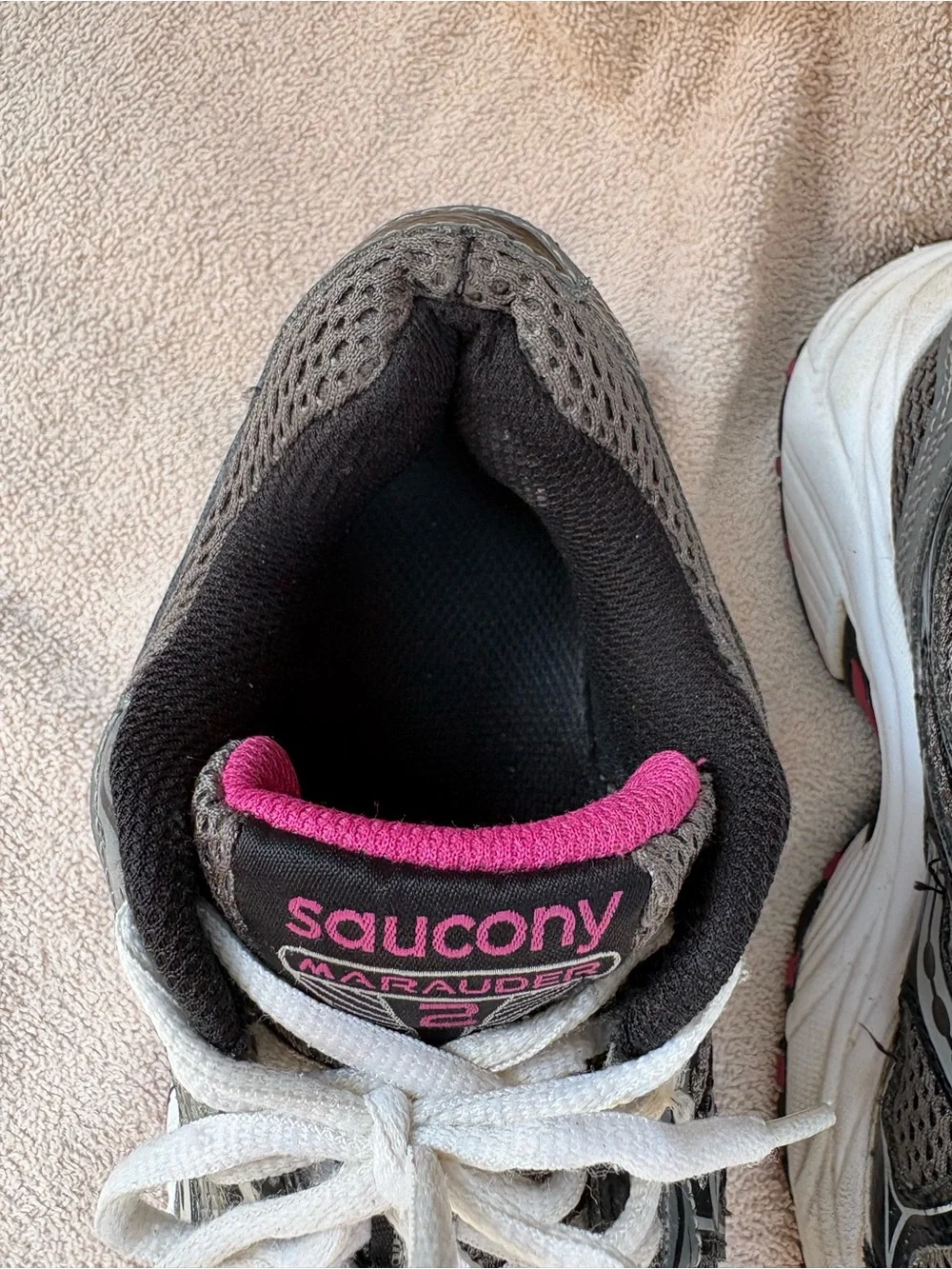 Saucony Marauder 2 Women’s Size 8 Gray Pink Running Athletic Shoes